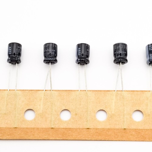 10pcs Nichicon 10uf 35v Miniature Radial Electrolytic Capacitors 5.2mm x 7.3mm - Picture 4 of 4