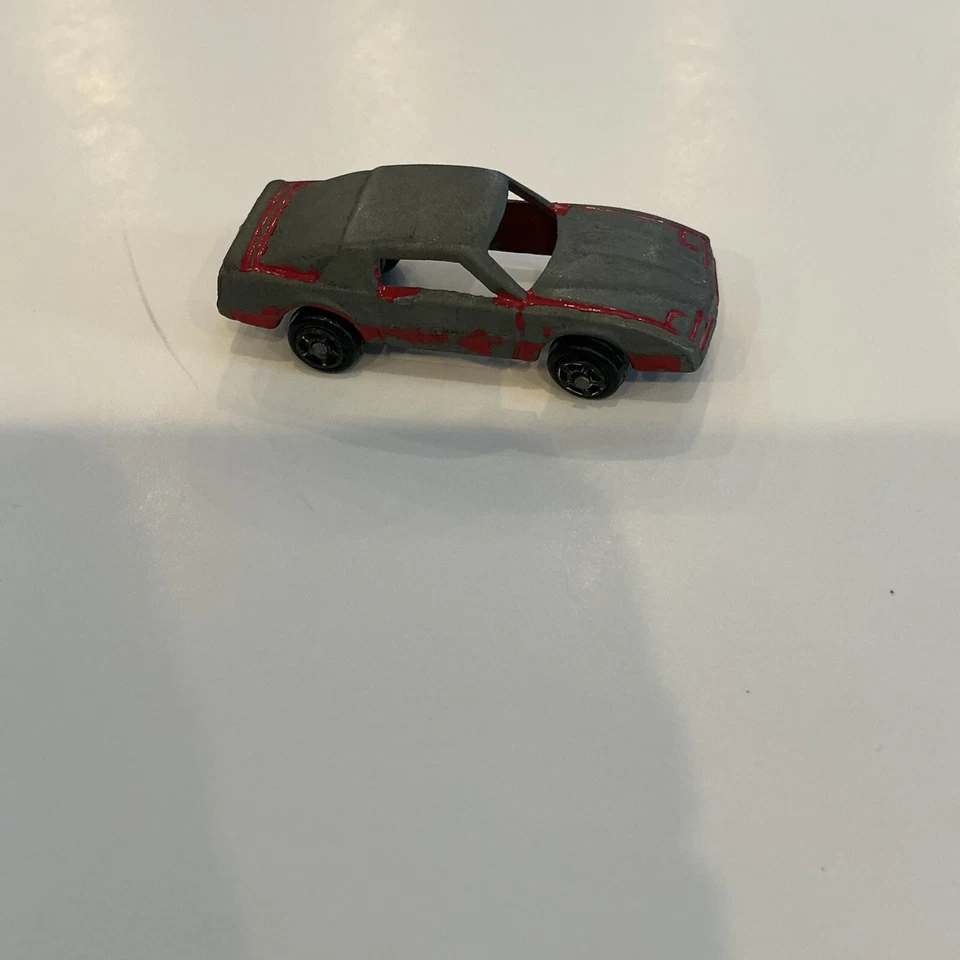 Pontiac Firebird Tootsietoy rojo vintage Foto 2 de 3