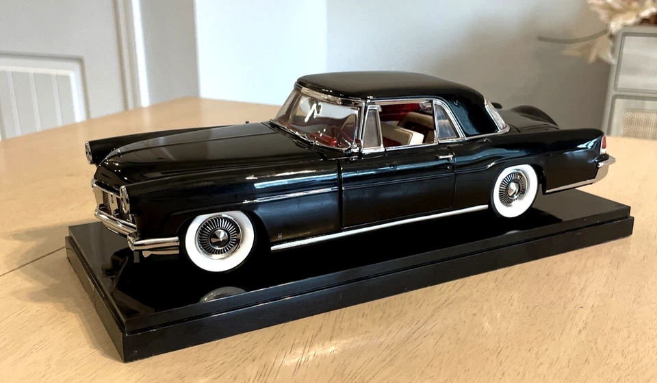 Franklin Mint 1956 Continental Mark II Die-Cast Car 1:24 Scale-Beautiful Black  - Image 4 of 4