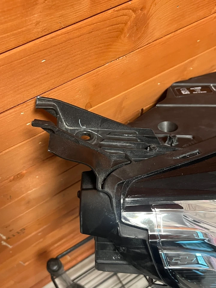 Front Right Headlight for 2021-2023 Chevrolet Tahoe/Suburban OEM 85547099 - Image 3 of 4