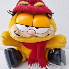 Vintage Dakin 1981 Garfield the Cat Ice Hockey Skating Plush Stuffed Toy 9"