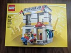 LEGOS 40305 Microscale LEGO Brand Store Lego City NEW FACTORY SEALED 362 Pieces! — photo 1