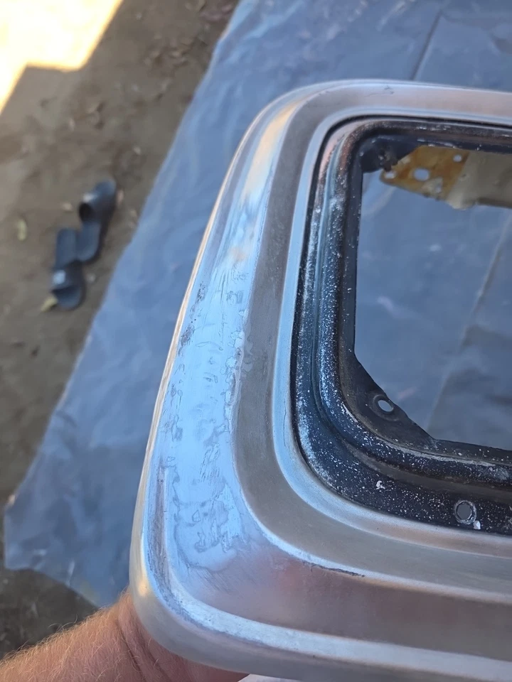 Rejilla exterior cromada para camioneta Chevy/C10 67-72 OEM usada Foto 4 de 4