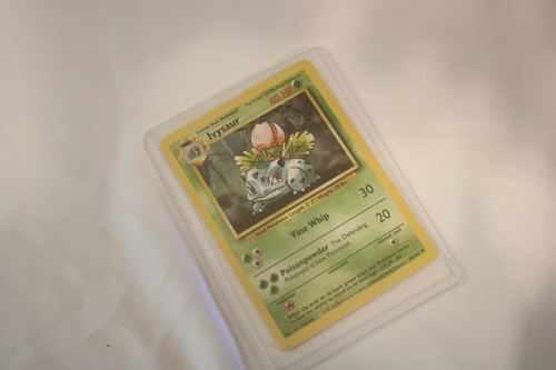 Ivysaur 030/102 Base Set (Shadowless) Regular