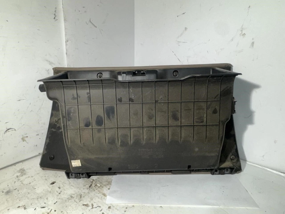1996 honda accord ex sedan 4-door 2.2l OEM Glove Box - Image 3 of 3