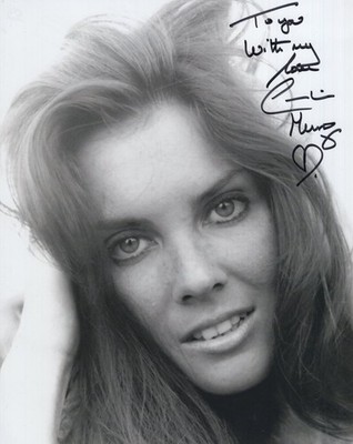 007 James Bond Filmstar Caroline Munro signiert sexy Augen Portrait 8x10 Foto