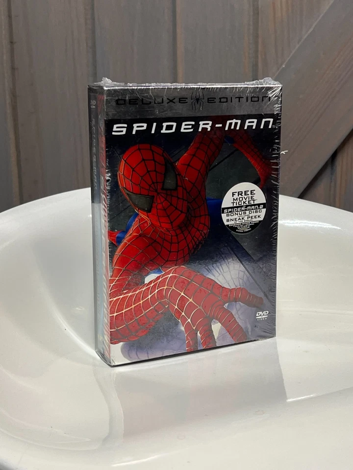 Spider-Man 2002 Deluxe Edition 3-Disc DVD Set Bonus Disc Free Movie Ticket NWT - Image 2 of 4