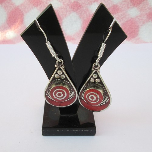 Absolutely amazing Tibetan Handmade earrings with three tiers of Coral gemstones - Picture 7 of 7