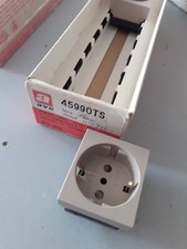 AVE 45990TS PRESA SCHUKO 16A-250V SERIE Habitat SISTEMA 45