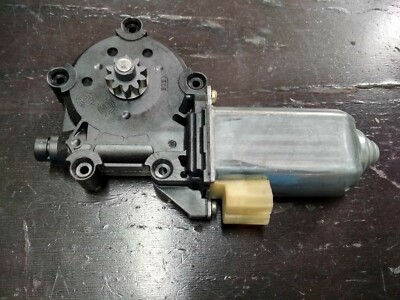 67621387435 92-99 BMW E36 3 Series Right Rear Power Window Motor 