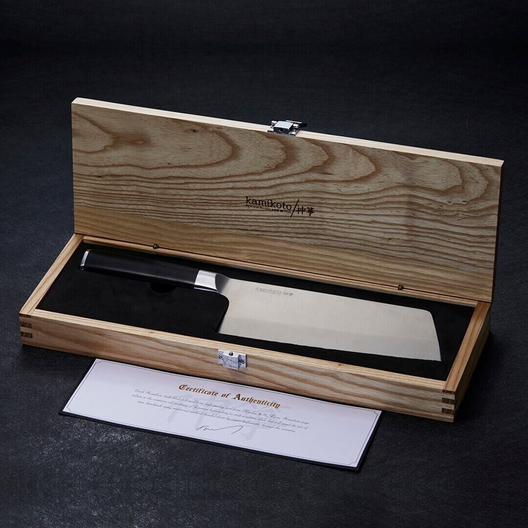 Cuchillo Chuka Bocho - la hoja de cuchillo más pesada de la colección Kamikoto