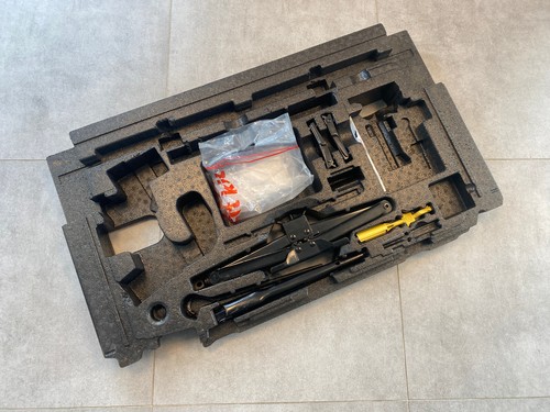 GENUINE Land Rover Range Rover Sport L320 Tool Kit LR031415 - Picture 3 of 16