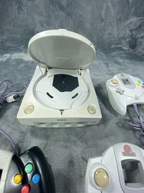 Vintage SEGA Dreamcast Console 3 Controllers 2 HKT 7700 1 Astropod Untested READ