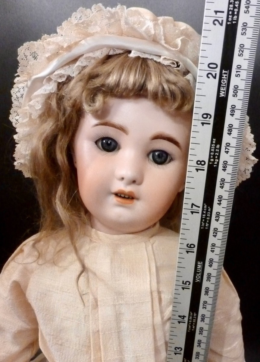 JUMEAU SFBJ 230 ANTIQUE DOLL, 20