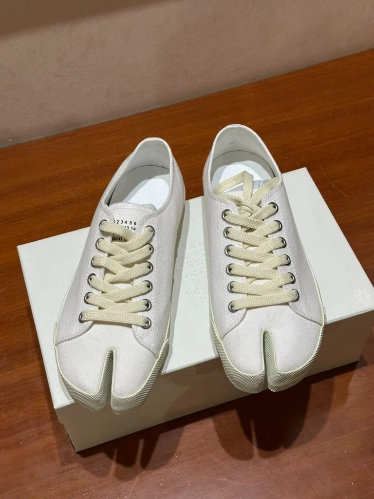 Maison Margiela Tabi Sneakers