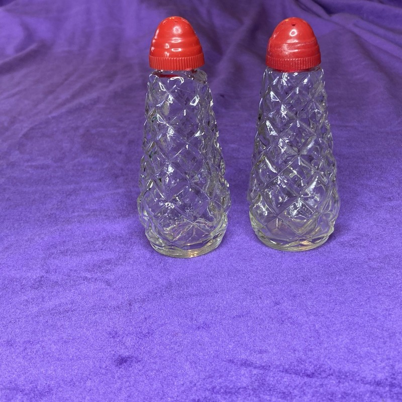 Clear Diamond Glass Salt & Pepper Shaker Set, 2pc, Red Plastic Screw Lids