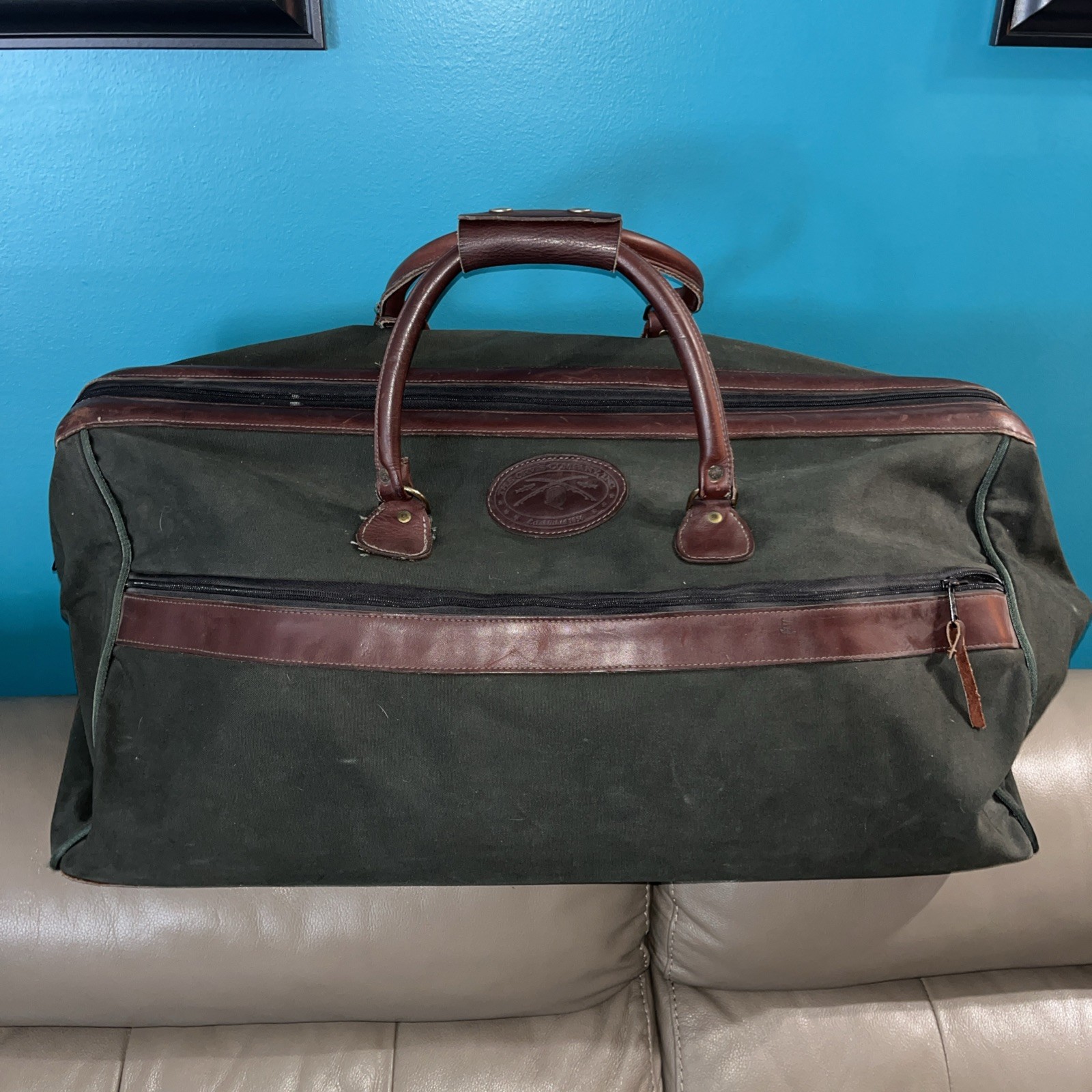 Vintage ORVIS Battenkill Large 28" Duffle Travel Bag Canvas & Leather USA Made