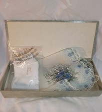 VTG Leather Glove Box / VTG Pearl button Gloves VTG Handkercheif /Box 10 5/8" L