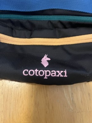 Cotopaxi Kapai Del Dia Dark 1.5L Hip Pack w/ Varying Accent Color KAP1.5 S25 DDD