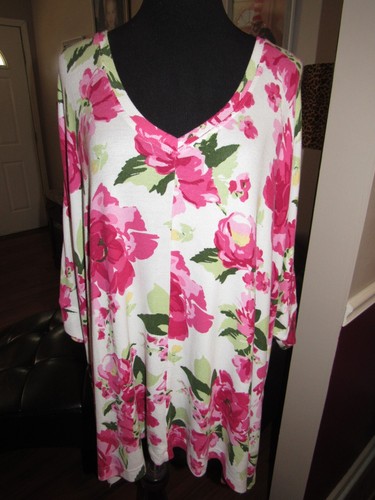 NWOT Laurie Felt Regular Fuse Modal Knit Pullover Top - Bold Floral