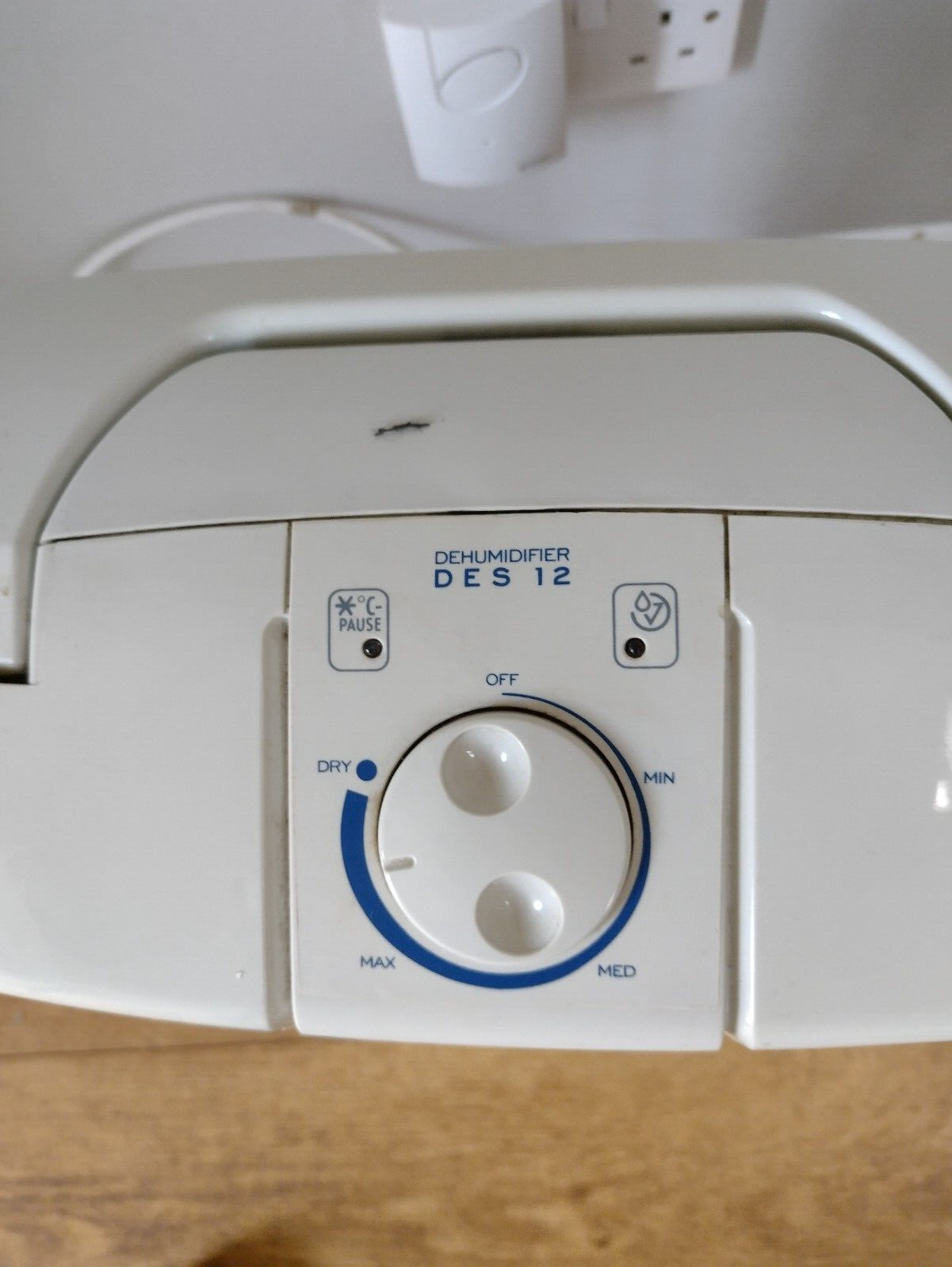 Delonghi Tasciugo Ariadry Slim Dehumidifier DES 12 eBay