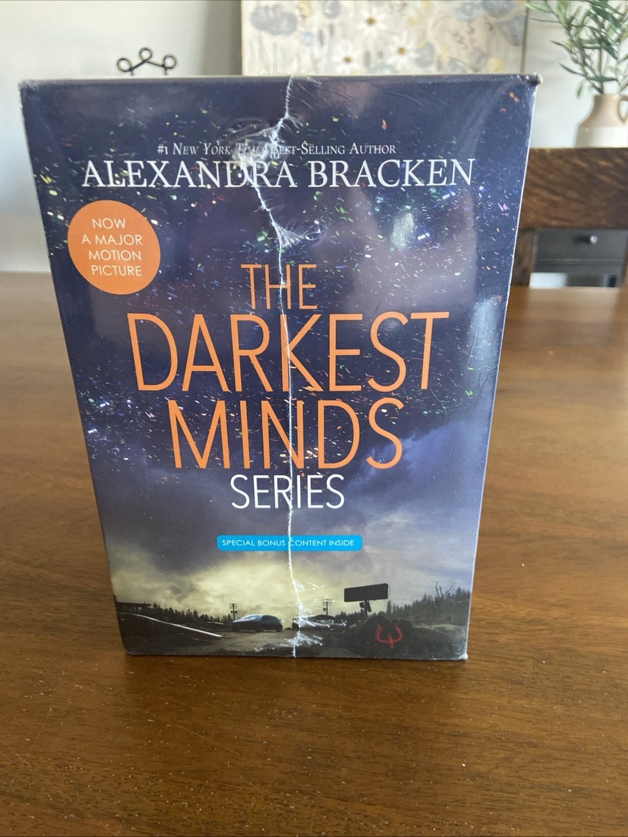 専用ページ】THE DARKEST MINDS 他2点 洋書セット Darkest Minds