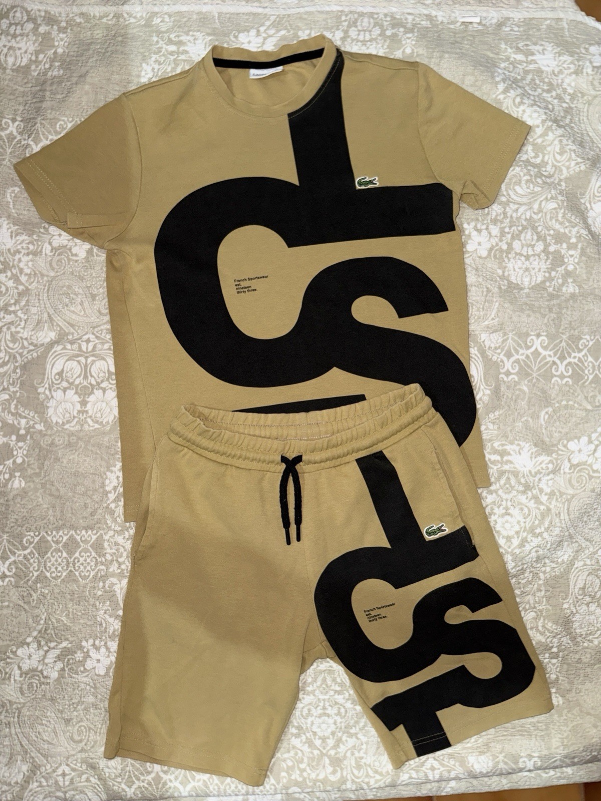 Lacoste set uomo 2 pezzi S T-shirt+short beige/nero cotone logo grafico