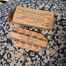 VTG GE Miniature Lamps Industrial 2.47V 0.30A Bulbs 10 Boxed USA 1970s PR4 2.3V