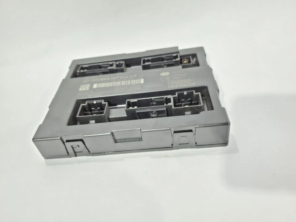 Módulo de control de carrocería BCM 2009 2010 2011 2012 OEM 8k0907064cg Foto 2 de 4