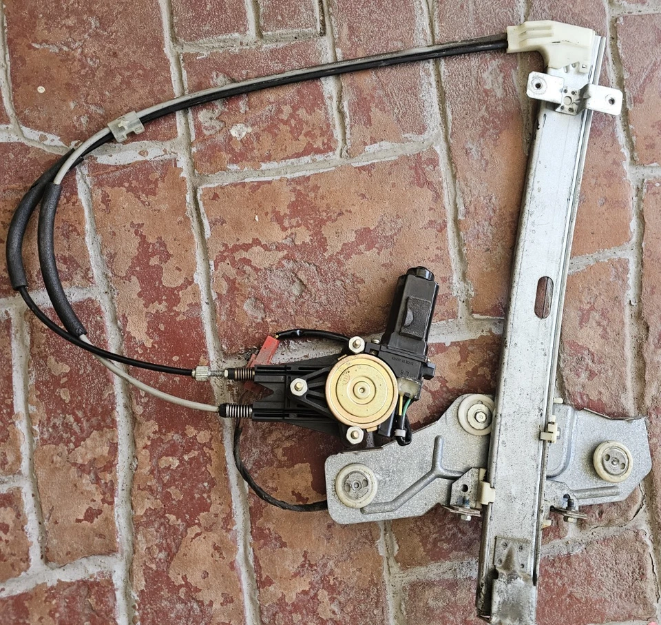 1991-93 CHRYSLER NEW YORKER DYNASTY РЕГУЛЯТОР ДВИГАТЕЛЯ ПРАВОГО ПЕРЕДНЕГО СТЕКЛА - Изображение 2 из 4