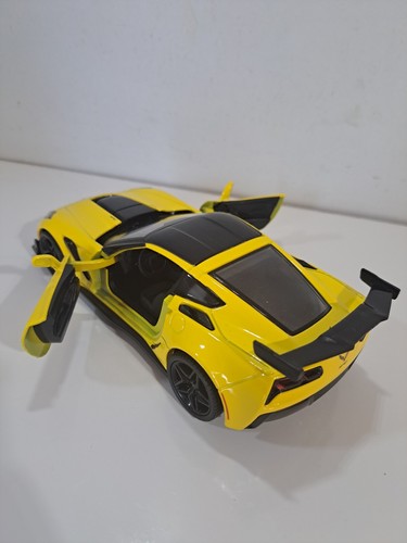 Motormax Die Cast 1/24 Scale 2019 C7 Chevrolet Corvette ZR1 Sports Car - Picture 7 of 12