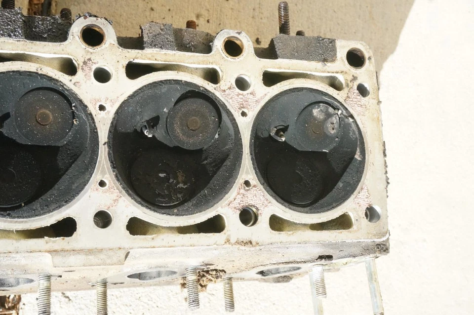 Culata OEM BMW E30 M20B27 2,7 L 84-87 325E 528E Foto 4 de 4