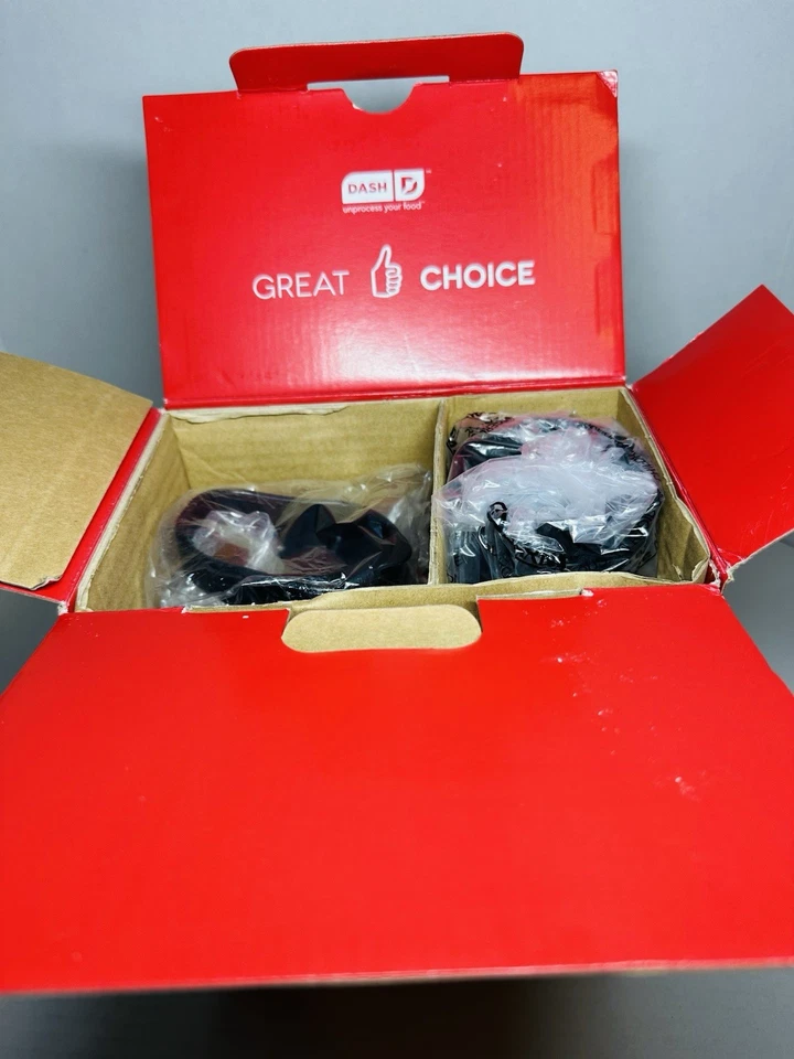 Licuadora deportiva Dash roja con tapa deportiva botella de 240 vatios 20 oz Foto 4 de 4