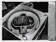 1960 Press Photo Discoverer 13 recovery capsule for Agena satellite - pix48241