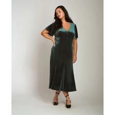 UNIVERSAL STANDARD Solstice Stretch Velvet Dr...