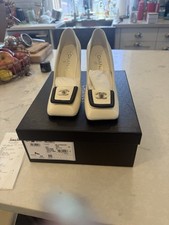New CHANEL 26S Blazy White & Black Square Toe Turn lock CC Runway Pumps 38