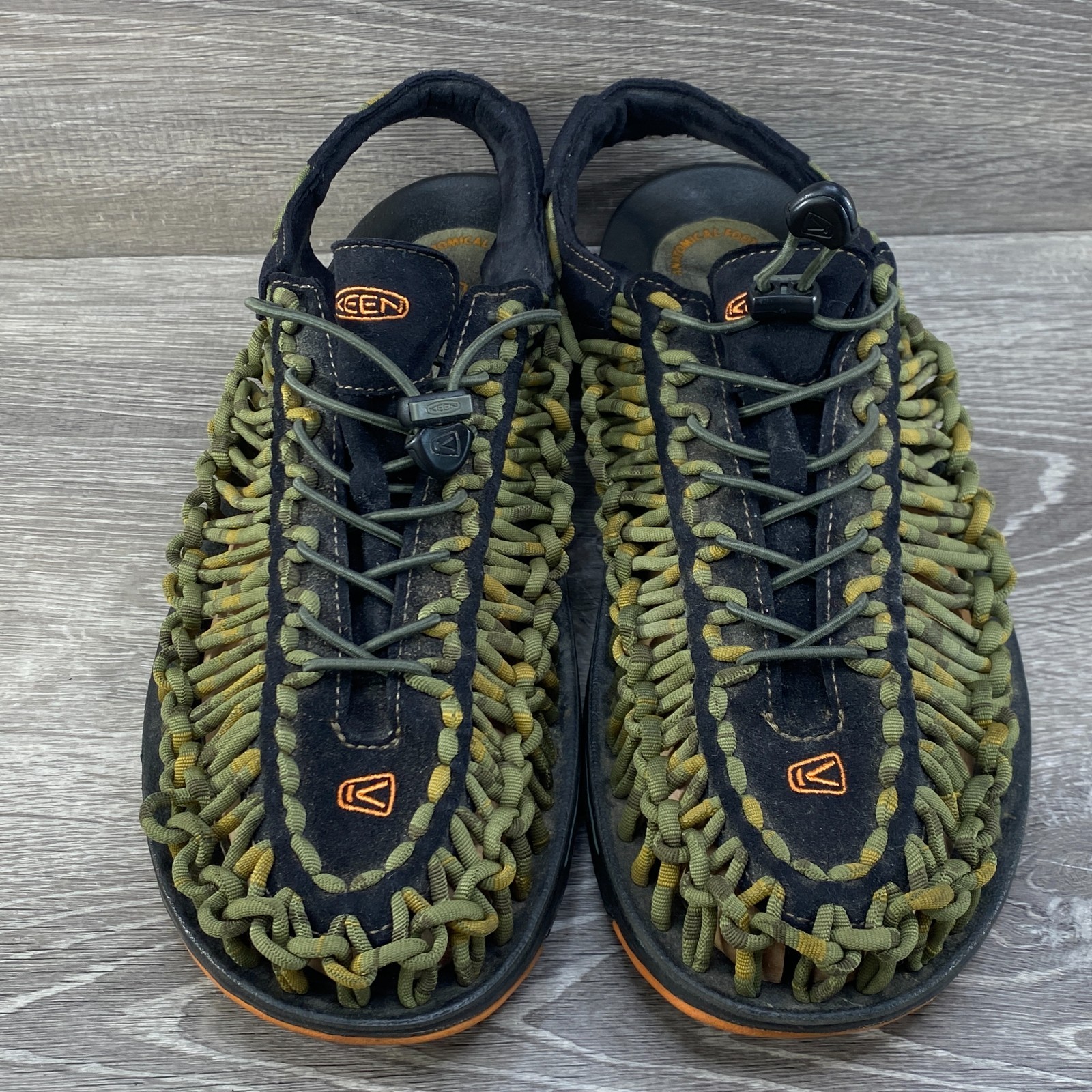 Sandali Keen Uneek da uomo 14 tessuti in corda elastica per escursioni in acqua con coulisse intrecciate verdi