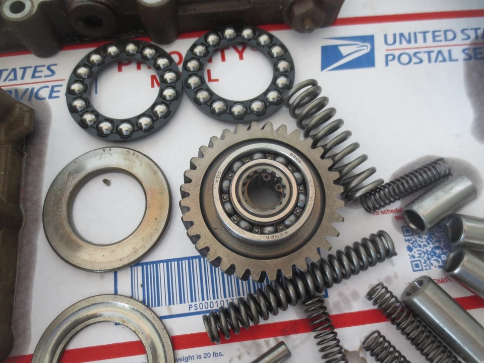 Kubota RTV 500 2009 usado OEM HST conjunto de bomba hidráulica principal Foto 4 de 4