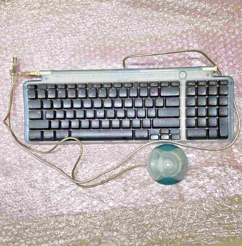 Original 1998 Apple Bondi Blue M2452 USB keyboard & M4848 hockey puck mouse
