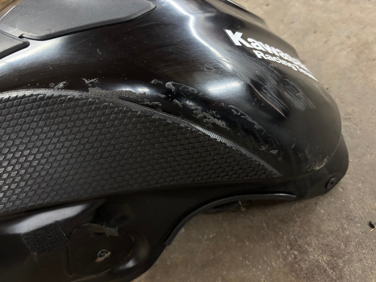 Kawasaki Ninja ZX10R ZX10 2018 2020 2019 OEM Fuel Gas Tank Cell
