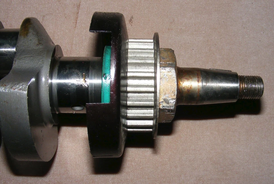 Johnson 15 HP 4 Stroke Crankshaft Assembly PN 0337184 Fits 1995-2001 - Image 2 of 4