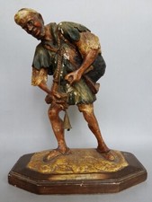 GOLDSHEIDER STYLE ORIENTALIST POLYCHROME PLATE: WATER CARRIER 19TH CENTURY