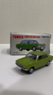 Tomica Limited Vintage LV-61a Honda 1300 77S Green 1:64 TOMYTEC
