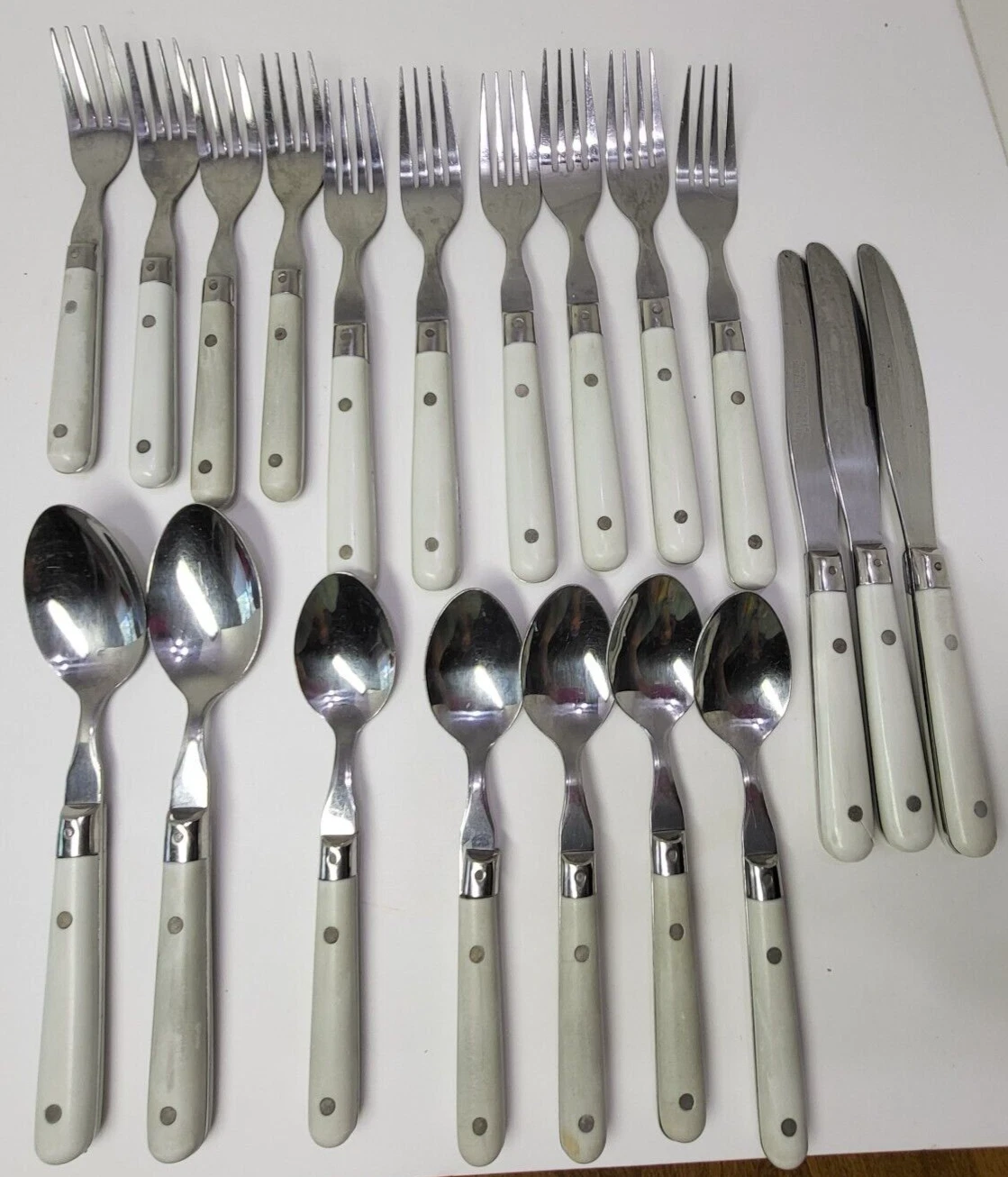 Set of 20 Home Collection Thailand White Handled Flatware