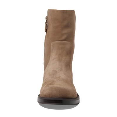 Stuart Weitzman Women display picture 3