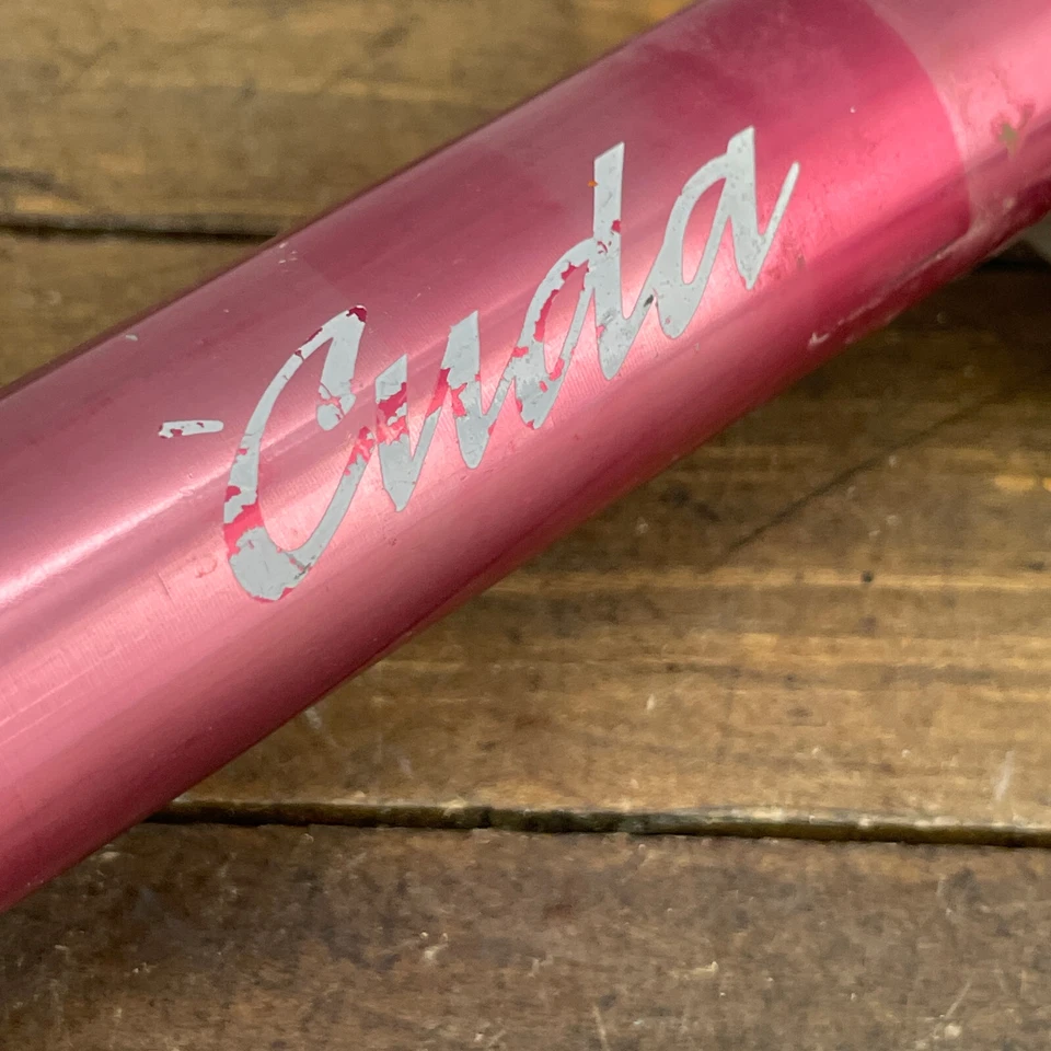 Tija de sillín vintage Cuda 27,2 mm roja Barracuda 2 pernos 350 mm vintage años 90 MTB descolorida Foto 2 de 4