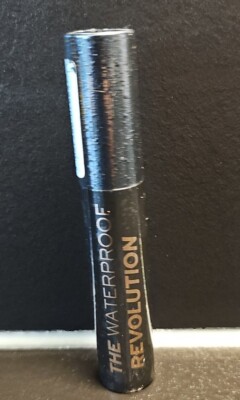 REVOLUTION The Waterproof Mascara Revolution Schwarz 