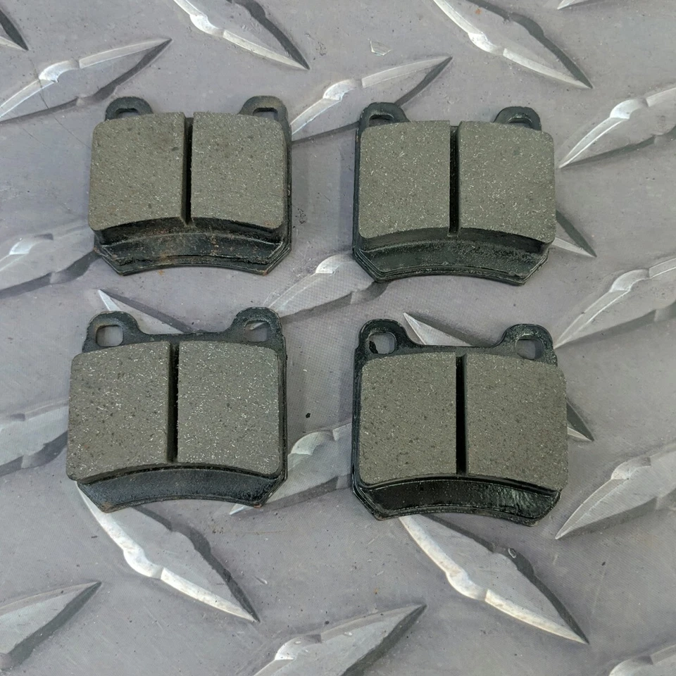 Pastillas de freno delanteras orgánicas Canstop CS220NA para Volkswagen Dasher Scirocco Rabbit Foto 2 de 4