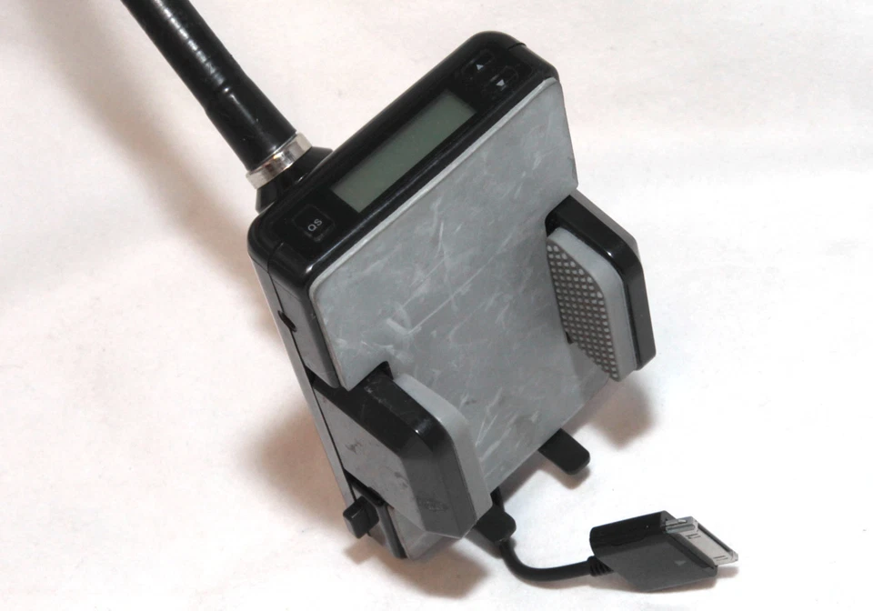 Digital FM Transmitter, Holder, Charger For iPods iPhonis 1st Gen 2G 3G 3GS 4 4S - Image 3 of 4