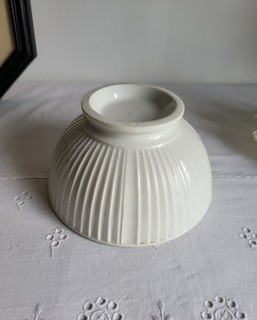 Bol Ancien en Faïence blanche striée Creil et Montereau ?